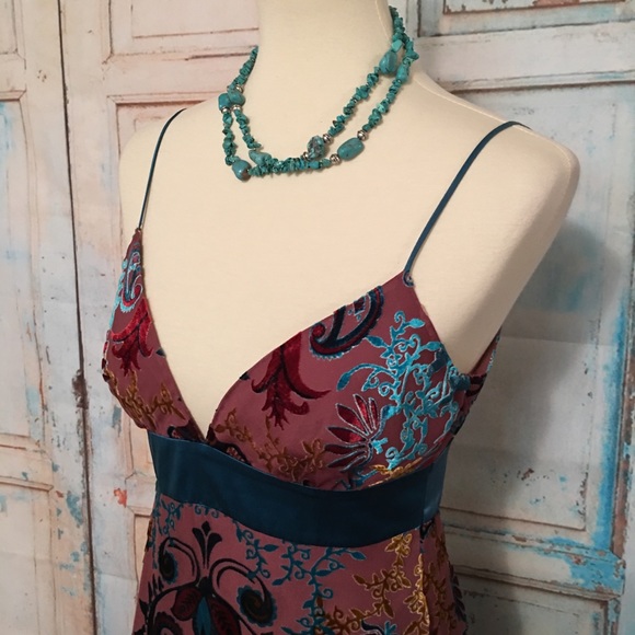 max and Cleo deep V dress w/ velvet detail - Picture 6 of 8